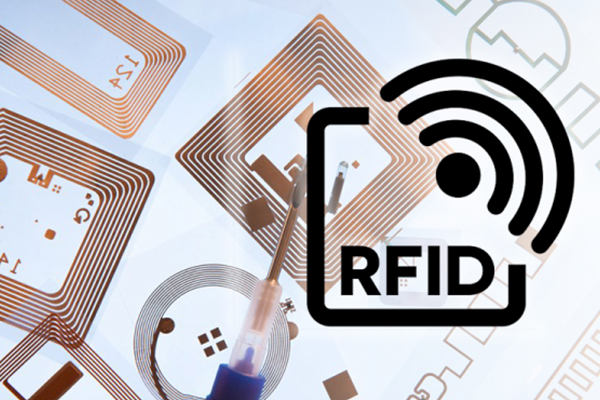 فناوری RFID می‌تواند برای ردیابی افراد یا اشیاء، بدون اطلاع یا رضایت آن‌ها استفاده شود